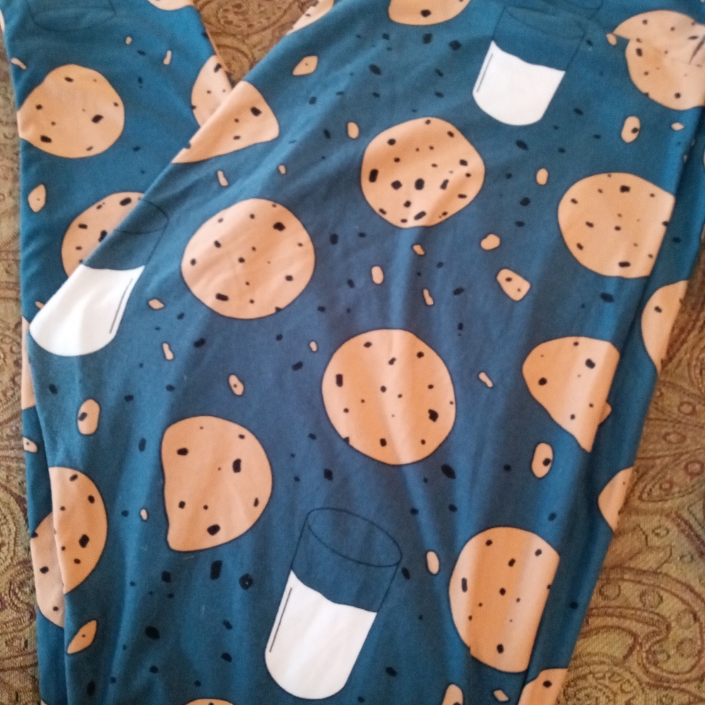 TC2 LULAROE milk & cookies leggings
